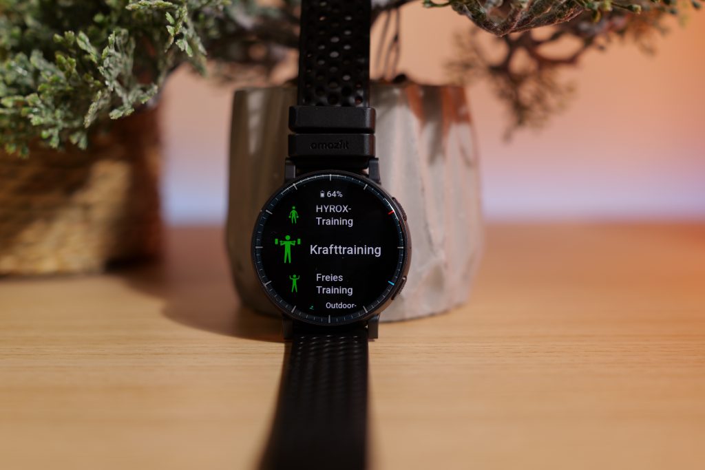 Amazfit erweitert Smartwatches mit neuen Mini-Apps und smarten Zusatzfunktionen 2 Amazfit Active Max Test: Bild zeigt eine Auswahl der Sportmodi der Fitness-Smartwatch