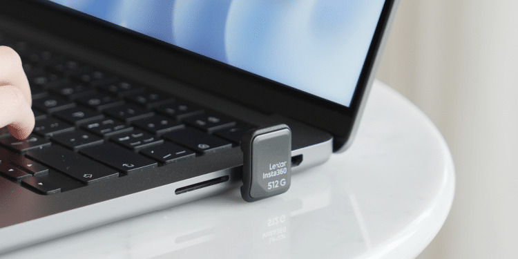 Insta360 Quick Reader mit integrierter SSD: Neuer mobiler Speicher für Creator 1 Insta360 Quick Reader