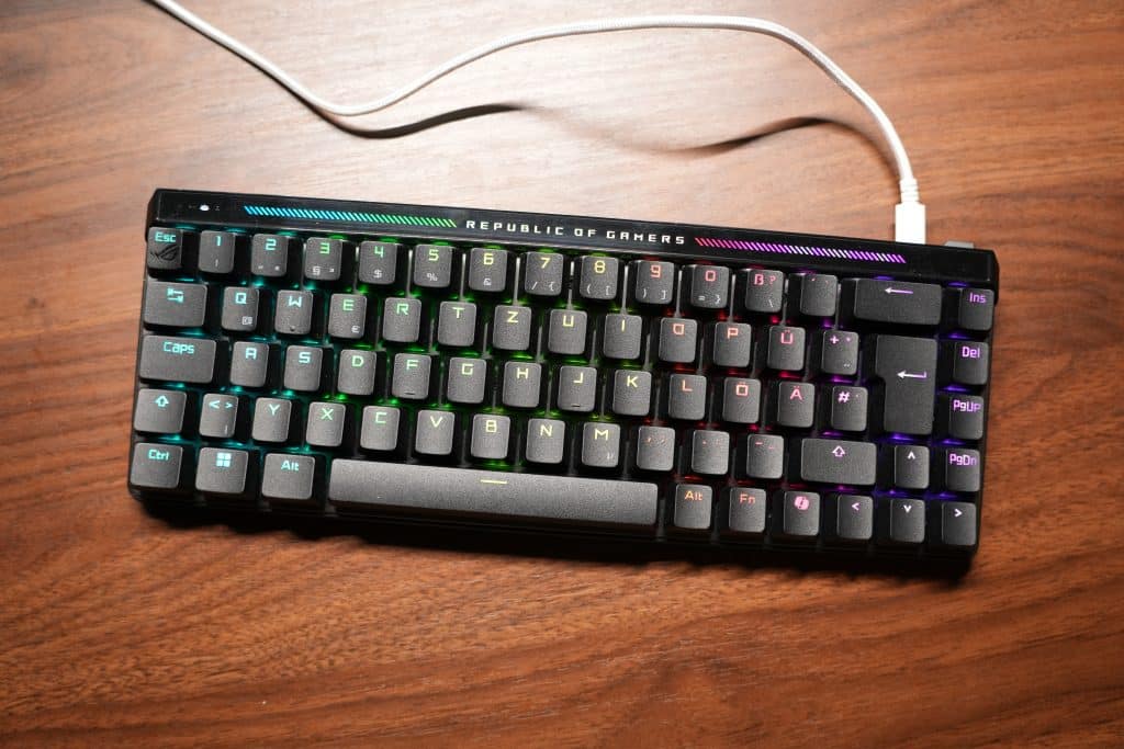 ASUS ROG Falchion Ace HFX im Test: Magnetschalter, Rapid Trigger & kompaktes 65%-Layout 2 ASUS ROG Falchion Ace HFX