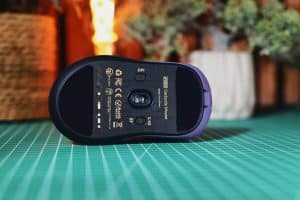 Epomaker Carbonis Test: Unschlagbare Gaming-Maus 2026? 9 Unterseite einer Computermaus